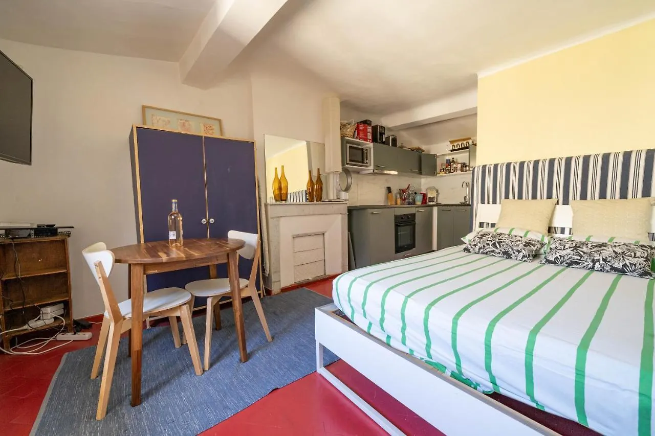 Hotel apartamentowy Catherine Studios Aix-en-Provence Francja
